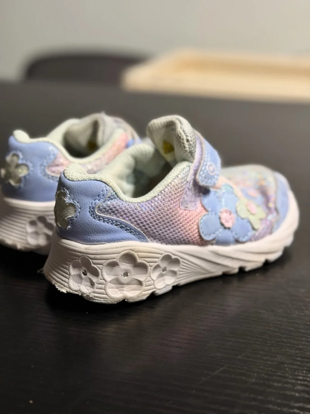 Kids Pastel Floral Light-Up Sneakers - Blue/Pink